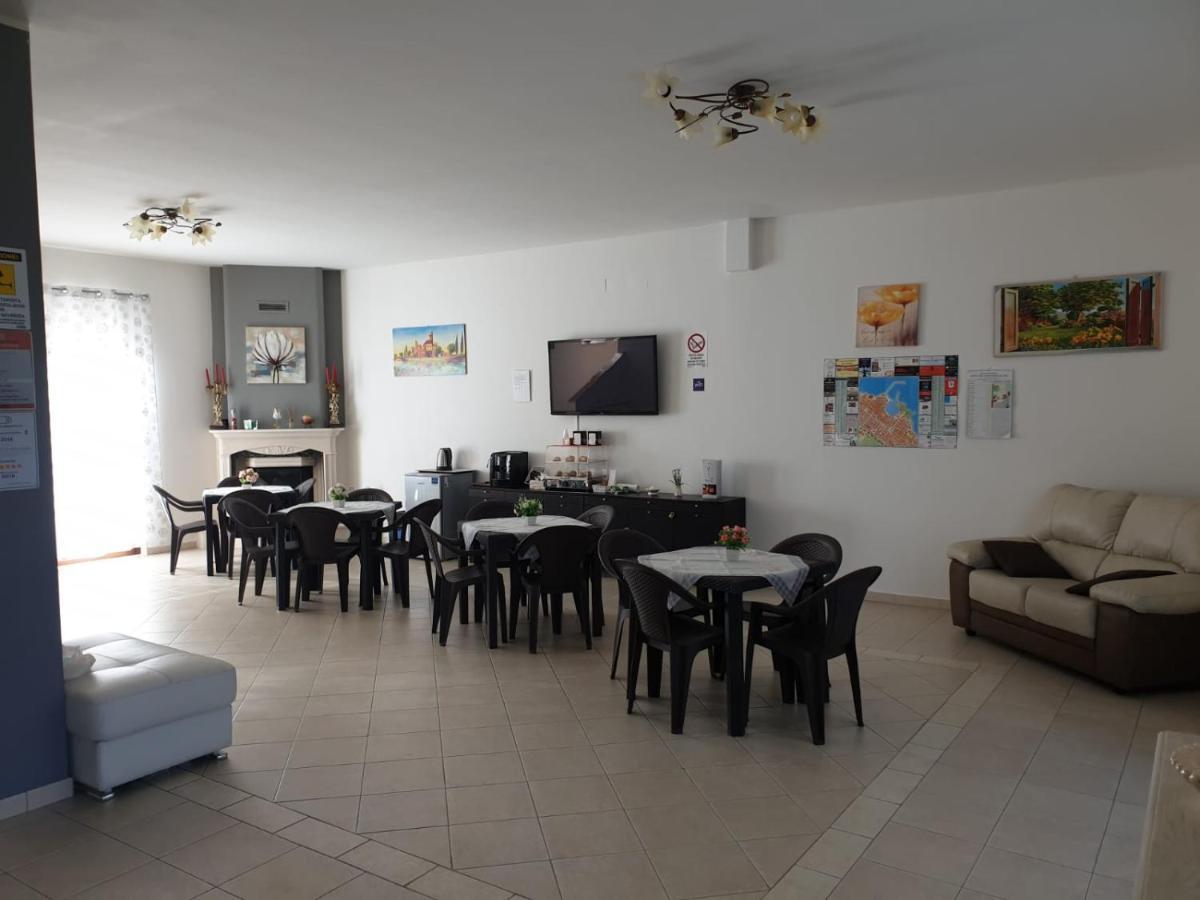 Bed And Breakfast Villa Fatima Trani Exterior foto