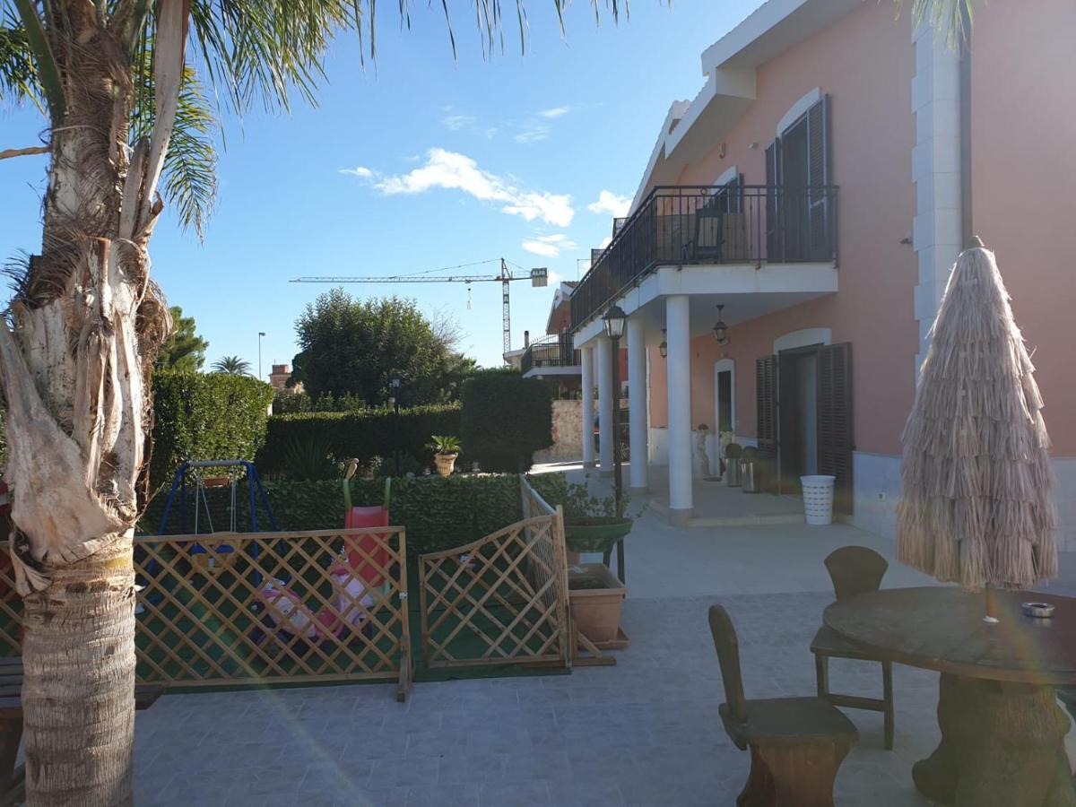 Bed And Breakfast Villa Fatima Trani Exterior foto