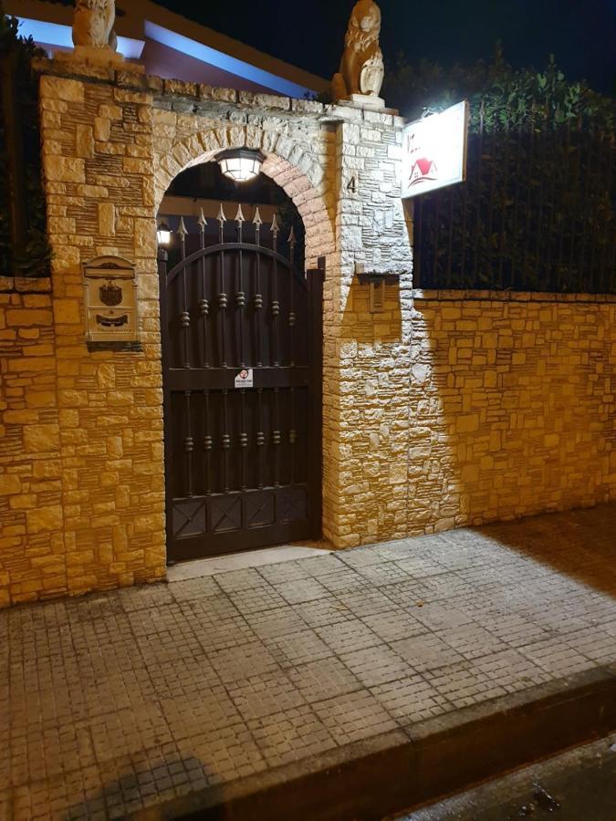 Bed And Breakfast Villa Fatima Trani Exterior foto