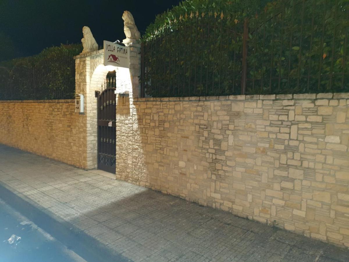 Bed And Breakfast Villa Fatima Trani Exterior foto